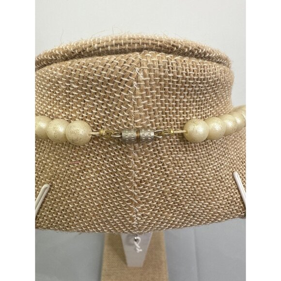 Vintage Classic Cream Single Strand Pearl Necklace With Barrel Clasp - Picture 3 of 4